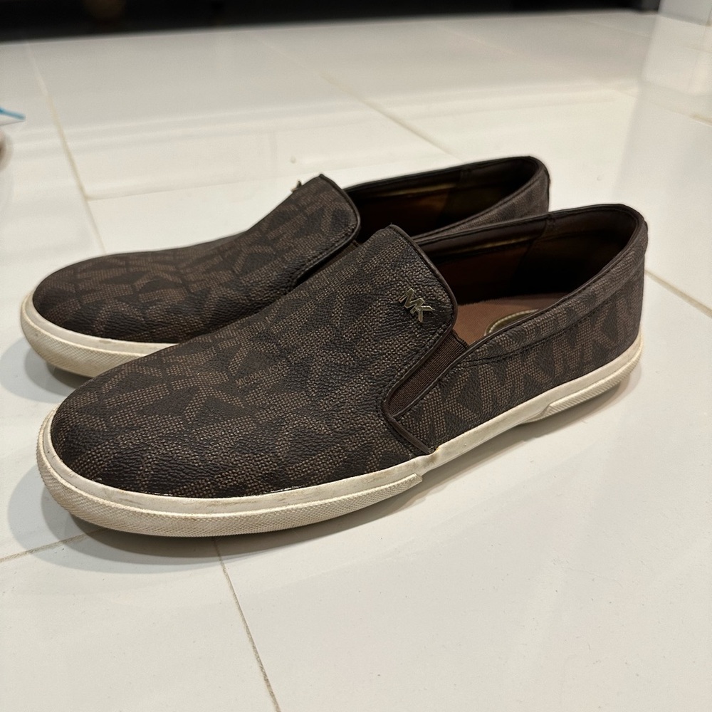 Michael Kors Brown Flats with Classic Slip-On Design